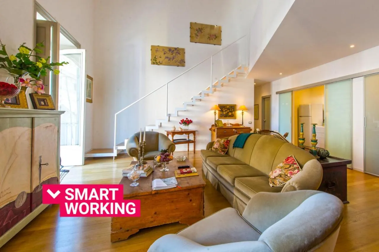 Charming Apartment In The City Center By Wonderful Italy location